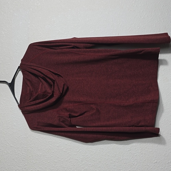 Patagonia Women's Red and Burgundy Hoodie - Picture 3 of 4